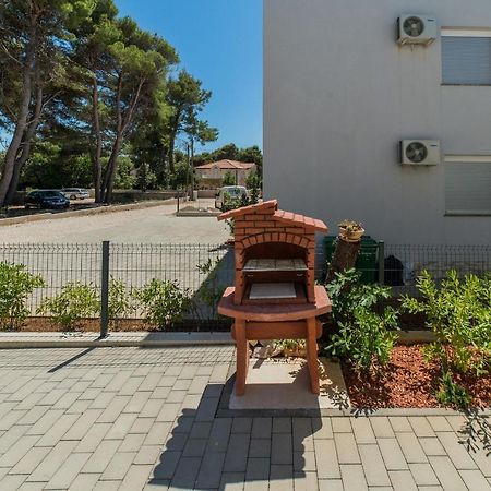Apartments Djian Vir Luaran gambar