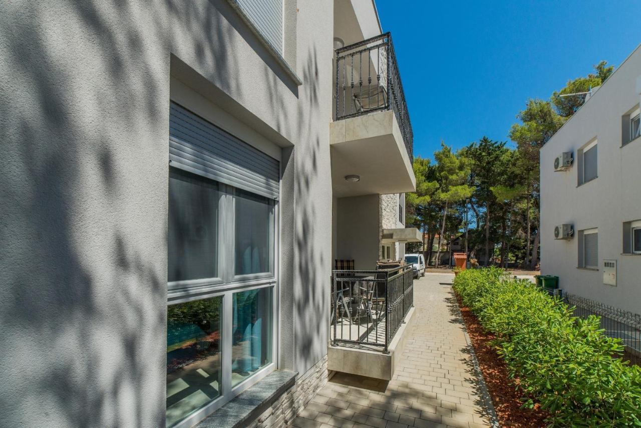 Apartments Djian Vir Luaran gambar