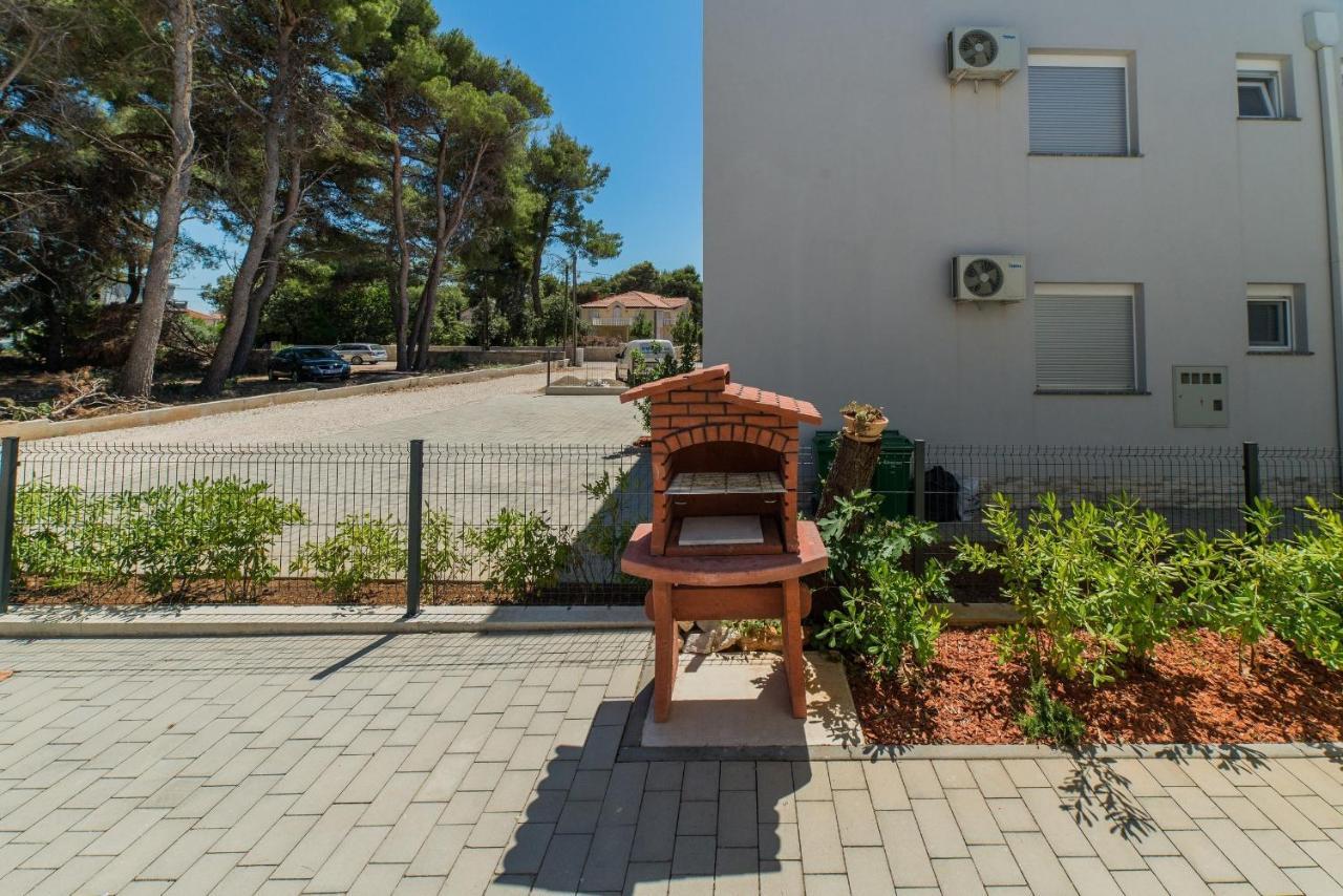 Apartments Djian Vir Luaran gambar