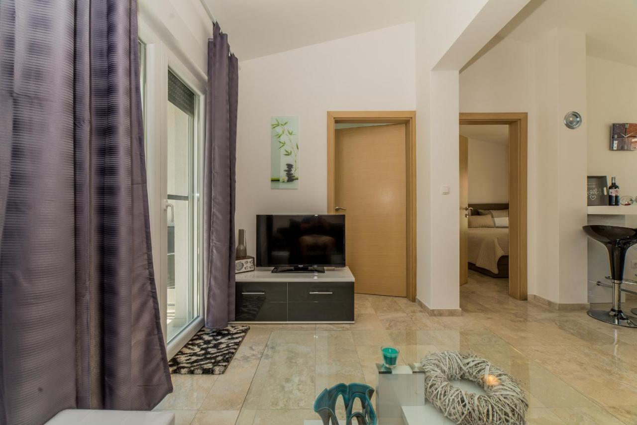 Apartments Djian Vir Luaran gambar