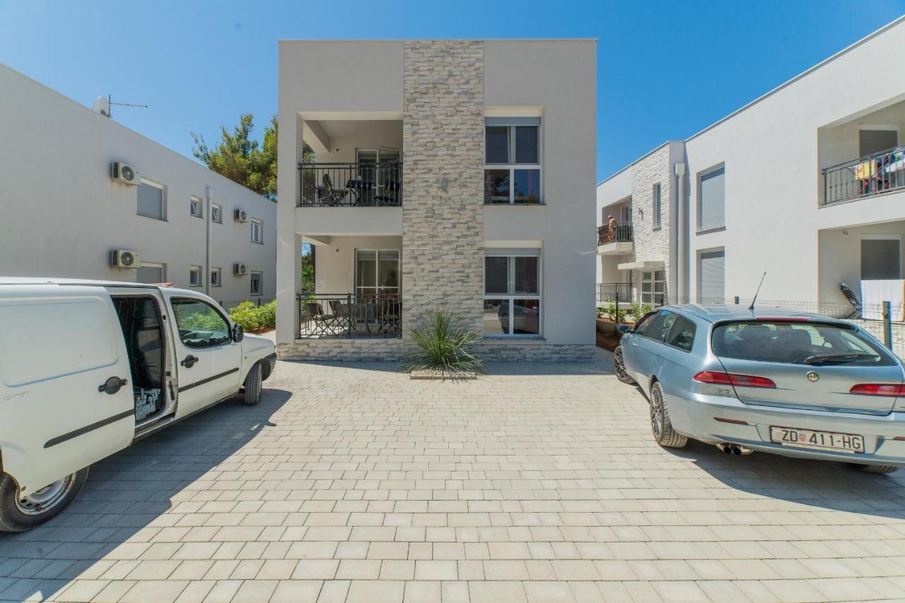 Apartments Djian Vir Luaran gambar