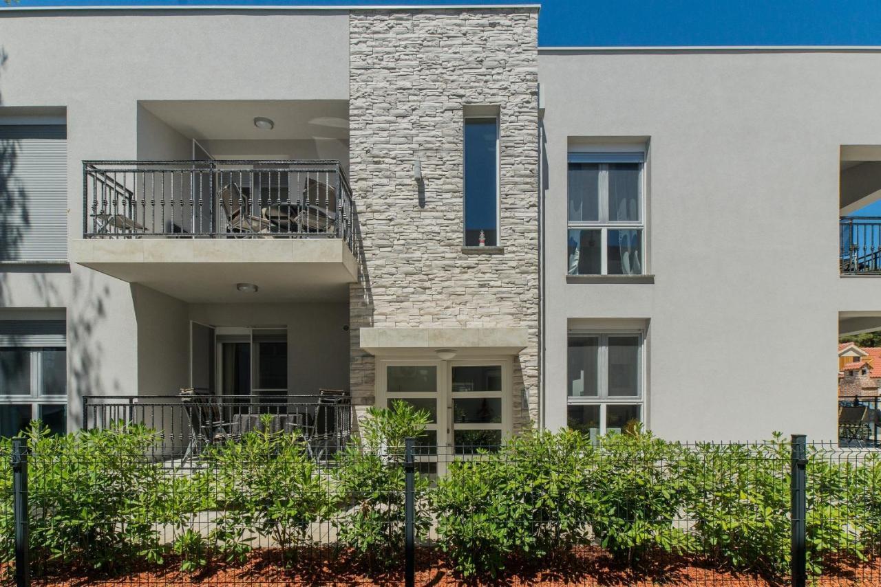 Apartments Djian Vir Luaran gambar