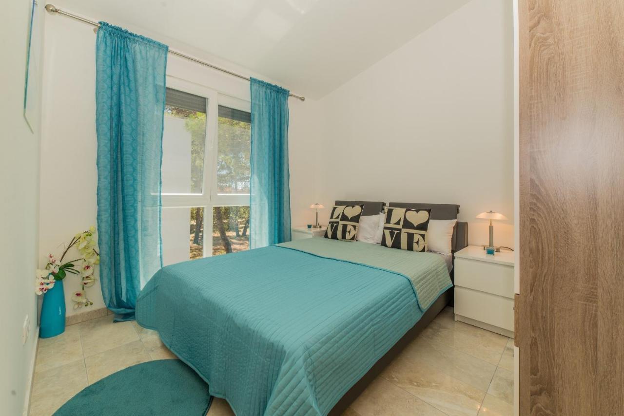 Apartments Djian Vir Luaran gambar