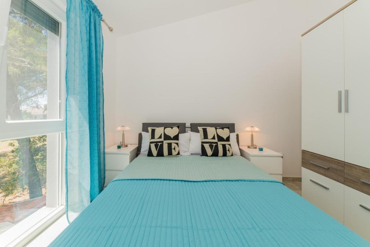 Apartments Djian Vir Luaran gambar