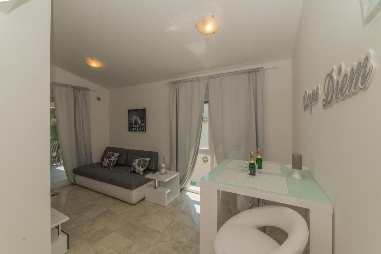 Apartments Djian Vir Luaran gambar